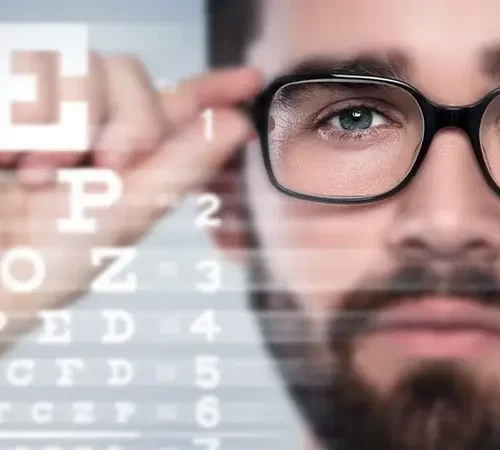 bulanık görme teşhisi görüş testi yapılan adam