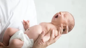 Yenidoğan bebek bakımı muayenesi