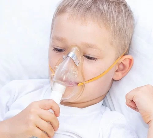 kistik-fibrozis-e Kistik fibrozis hastası çocuk