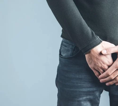 Penis Eğriliği (Peyronie Hastalığı) Rahatsızlığı Olan Adam