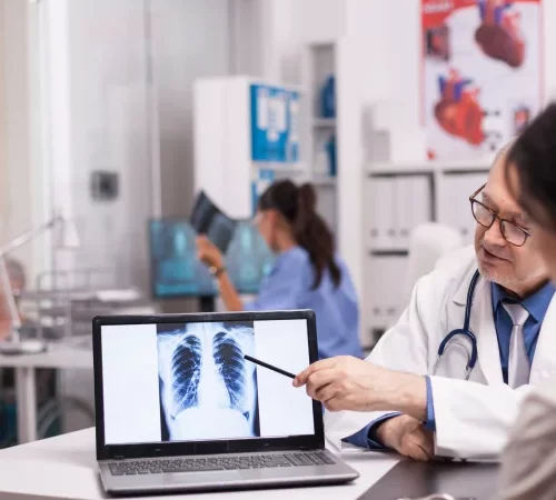 pulmoner bt anjiyografi sonuçları kontrolü yapan doktolar