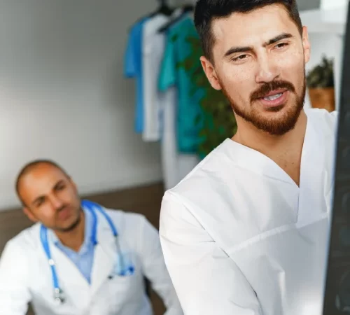 emar-1.5-tesla-goruntuleme-m emar 1.5 tesla görüntüleme inceleme yapan radyologlar