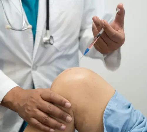 diz-ici-enjeksiyonu-m diz içi enjeksiyonu yapılan hasta