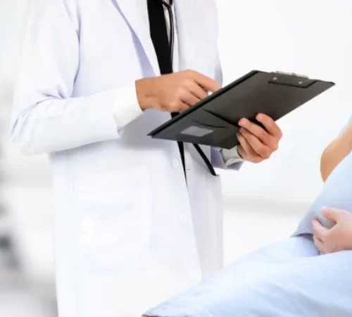 sezaryen-sonrasi-vajinal-dogum-ssvd-m Sezaryen Sonrası Vajinal Doğum kontrolleri yapılan kadın