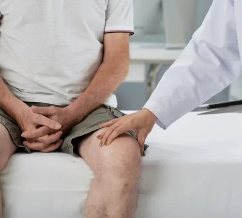 uyluk-agrisi-m uyluk ağrısı çeken hasta