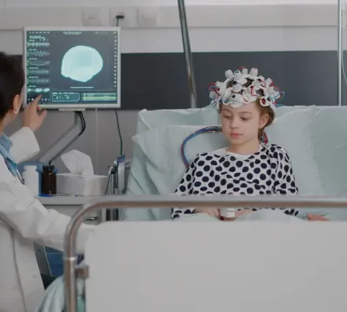 manyetik uyarım tedavisi uygulanan çocuk