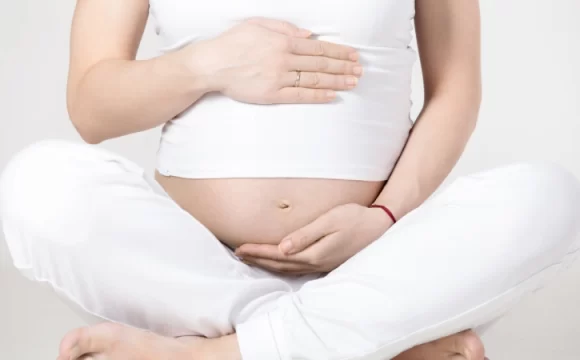 Doğum Öncesi Yapılması Gerekenler- hamile kadının karnı