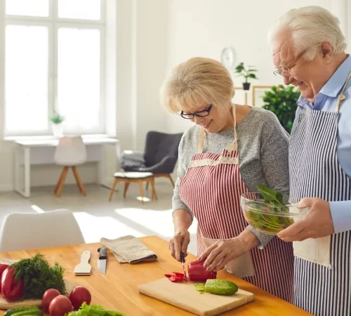 Parkinson Hastaları Nasıl Beslenmelidir?- parkinson hastası yaşlı çift
