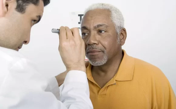Göz Kanseri: Nedir? Belirti ve Tedavisi